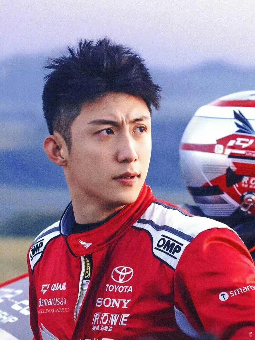 林臻东最后没油了是战术也是格局谁看完《飞驰人生3》不为林臻东起立鼓掌😭决赛中他