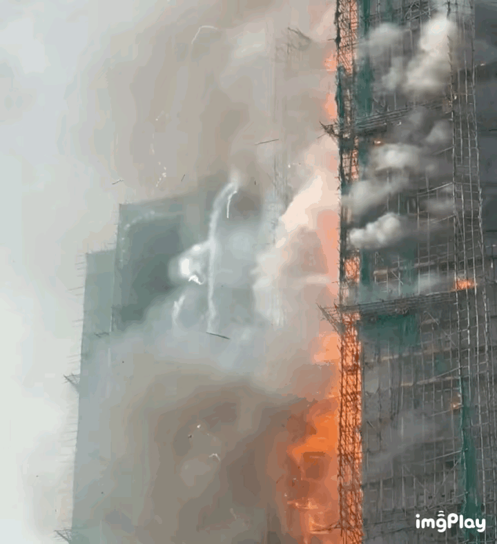 仔细查了这次香港火灾原因，不查不知道，一查真让人愤怒，起火重要因素竹制脚