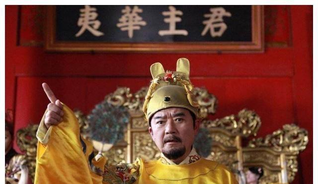 1353年，朱元璋带兵巡视，突然碰到一个绝世美女，朱元璋被深深迷住了，那火爆的身