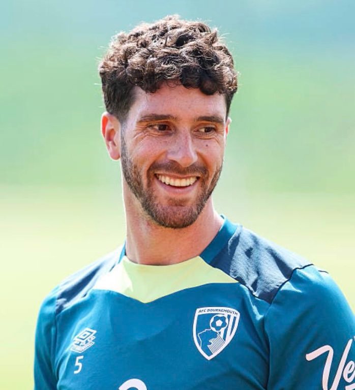 记者：我可以百分之百地确认巴塞罗那和马德里竞技都对塞内西感兴趣。但只有尤文图斯