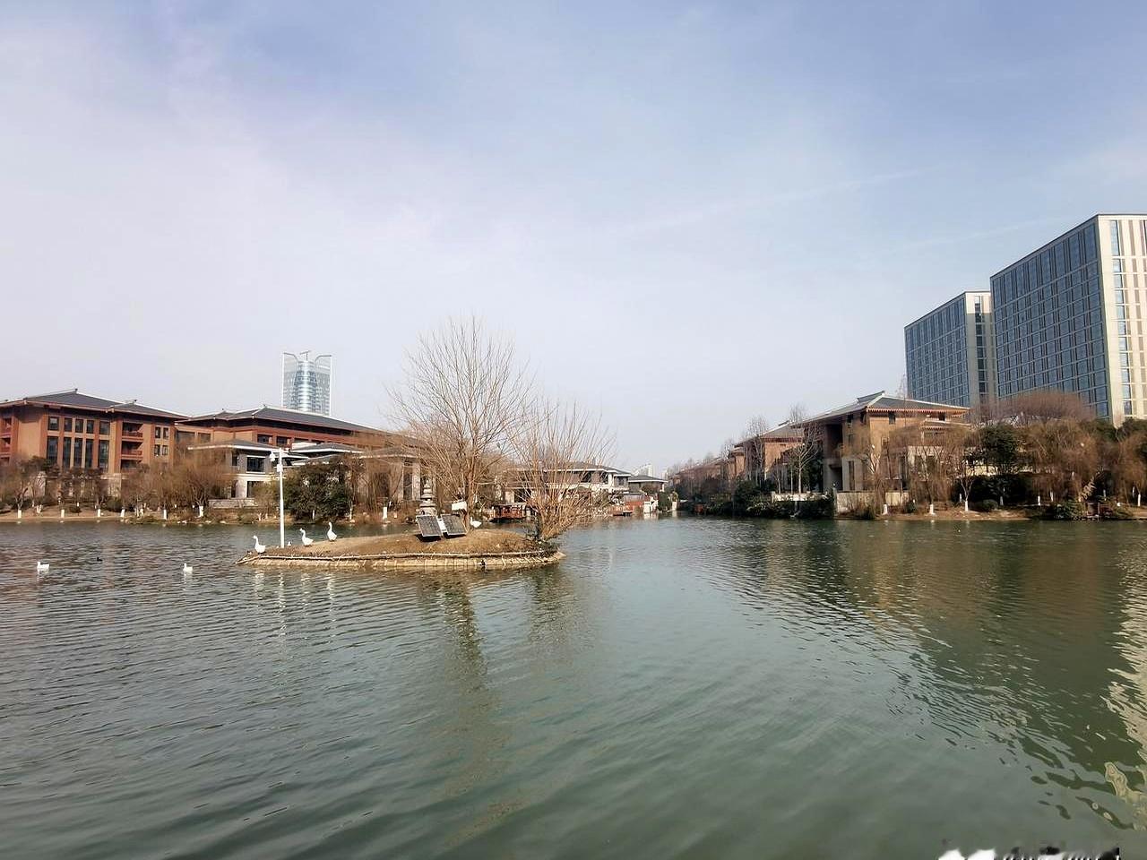 西安这波变动有意思啊！又一个大厂，东航西北公司，带着五千号员工要从高新区锦业路