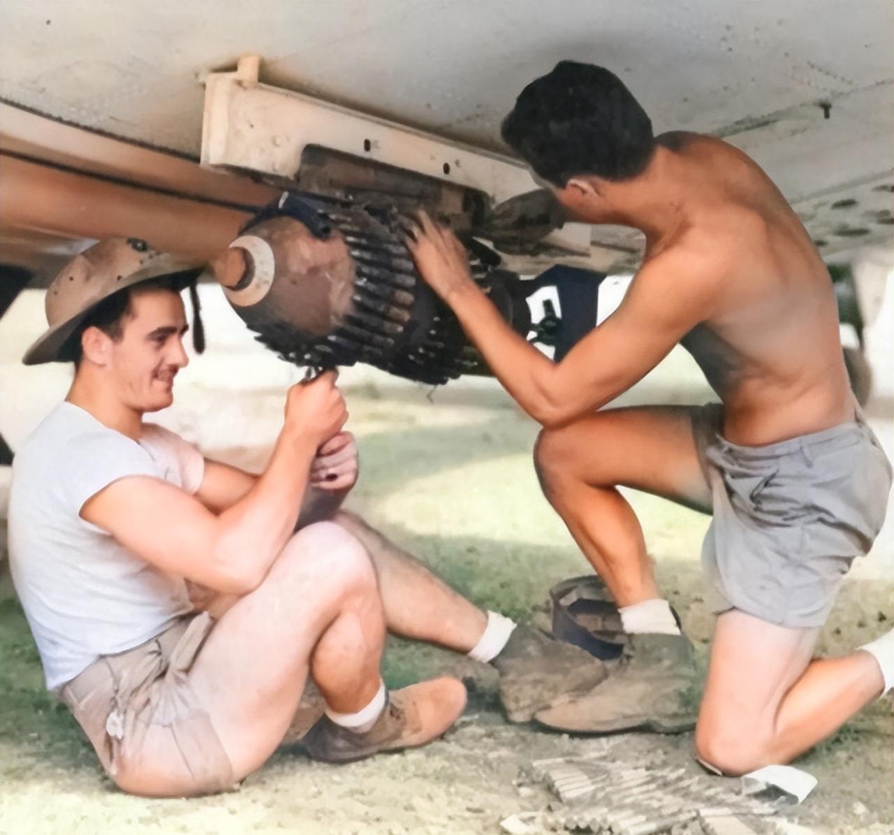 1943年11月，在布干维尔岛战役进行期间，两名美军士兵突发奇想，他们为了给日军