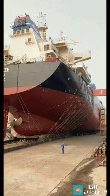 以前上万吨就称“万吨巨轮”，现在4万多的只算“小型”！朝鲜这是第二个建造这型驱