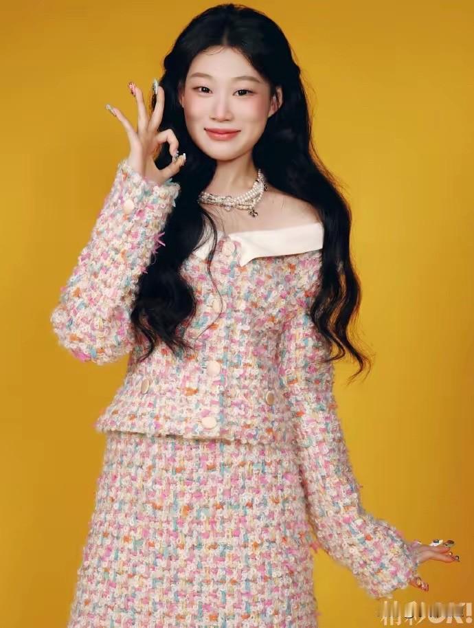 我怀疑过沈佳润能红，也怀疑过“最丑星二代”只是炒作。没想到她穿着一堆