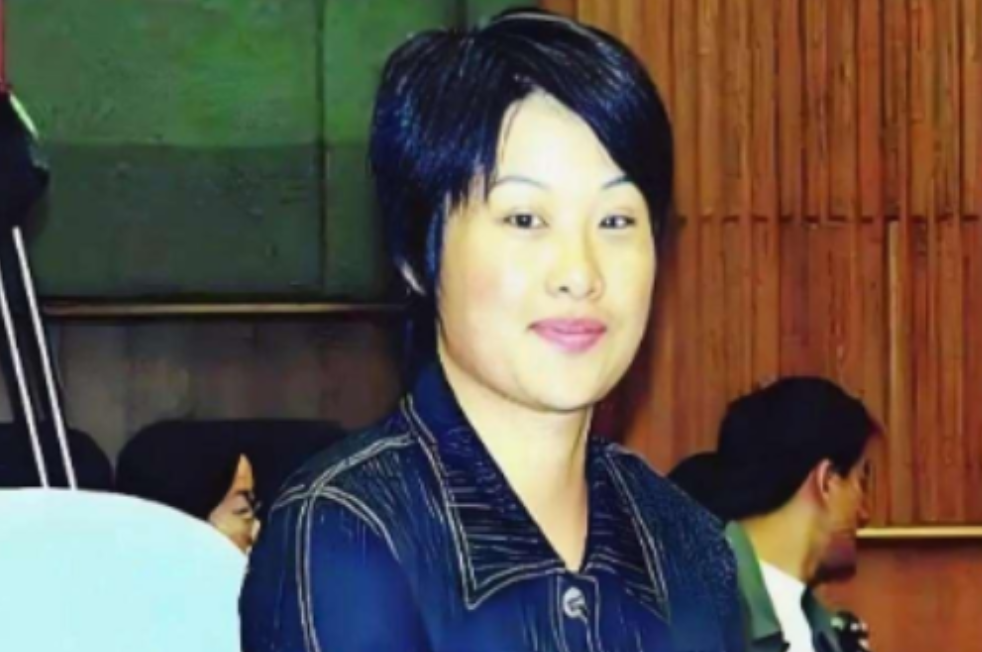 “不是谁死谁就有理！”2004年，三个醉汉夜闯女生宿舍，拖走女孩欲泄兽欲，舍友发现后想报警，不料惹怒