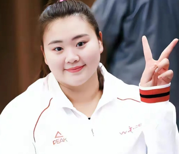 大家发现没？女篮大宝贝刘禹彤就是一位典型的潜力股！她额头饱满，一头光润顺滑