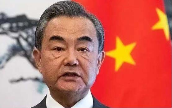 中方迎战！美强索1750亿罚金，王毅一记反杀直戳美国命门