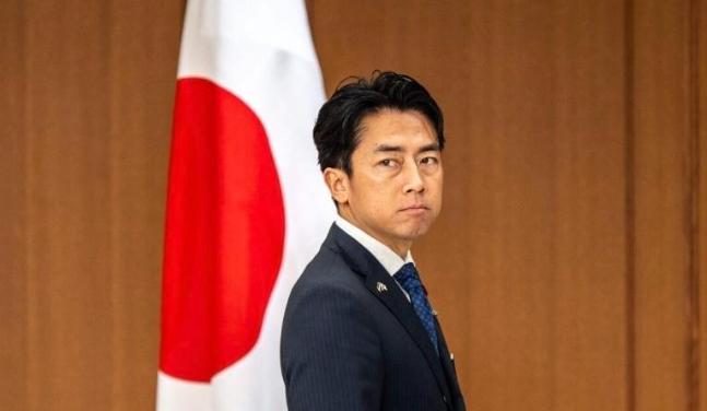 急了，日本再次喊话中国！当地时间7月17日，日本防长小泉进次郎在接受右翼评论员主