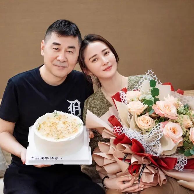 陈建斌说：“我没有求过婚，我认为两个人到了一定的程度，觉得可以结婚的时候，不用谁