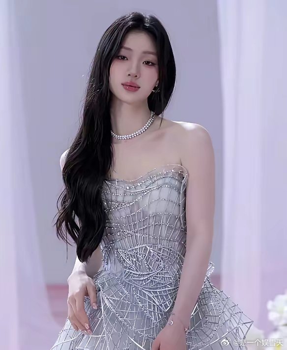 单依纯这下是摊上麻烦了。她估计怎么都没有想到。昨天在深圳演唱会上演唱李白，今天就