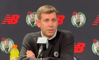 凯尔特人总经理布拉德-史蒂文斯在谈到球队换来尼古拉-武切维奇的交易时说：“很大