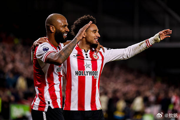 布伦特福德这些年，蜜蜂不断出售前锋，还总能培养出新的攻击手。走了托尼，还有黑风