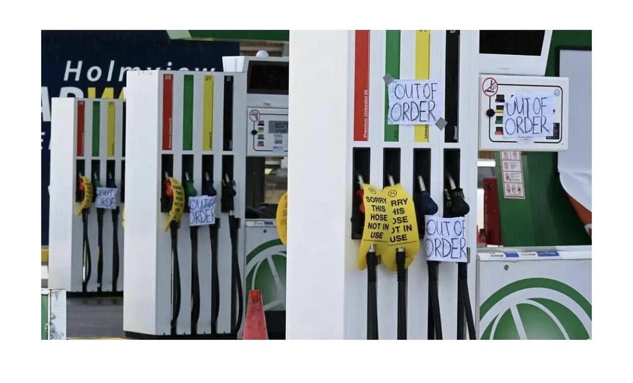 加油时这个细节别忽视油价一有波动，很多车主的注意力就不只是“加满多少钱”，而