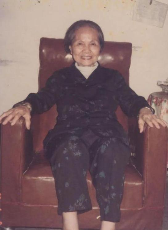 1953年，一位普通中年妇女只身前往中南海，说出一句震惊在场工作人员的话。她