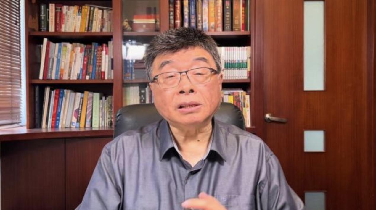 邱毅发文，要韩国瑜讲清楚，谁是黑暗势力？针对近期韩国瑜炮轰傅崐萁的那一番言论