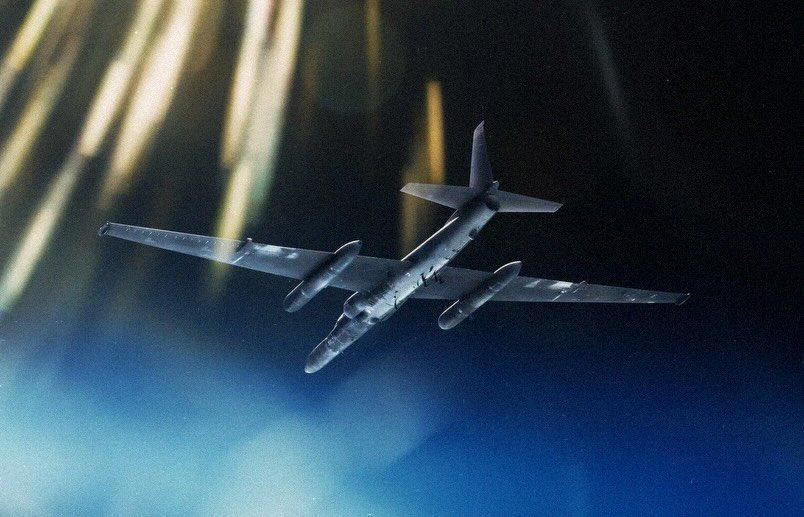 透过摄影师的镜头，U-2“蛟龙夫人”褪去了神话色彩，展现出其真实面貌：脆弱、修长