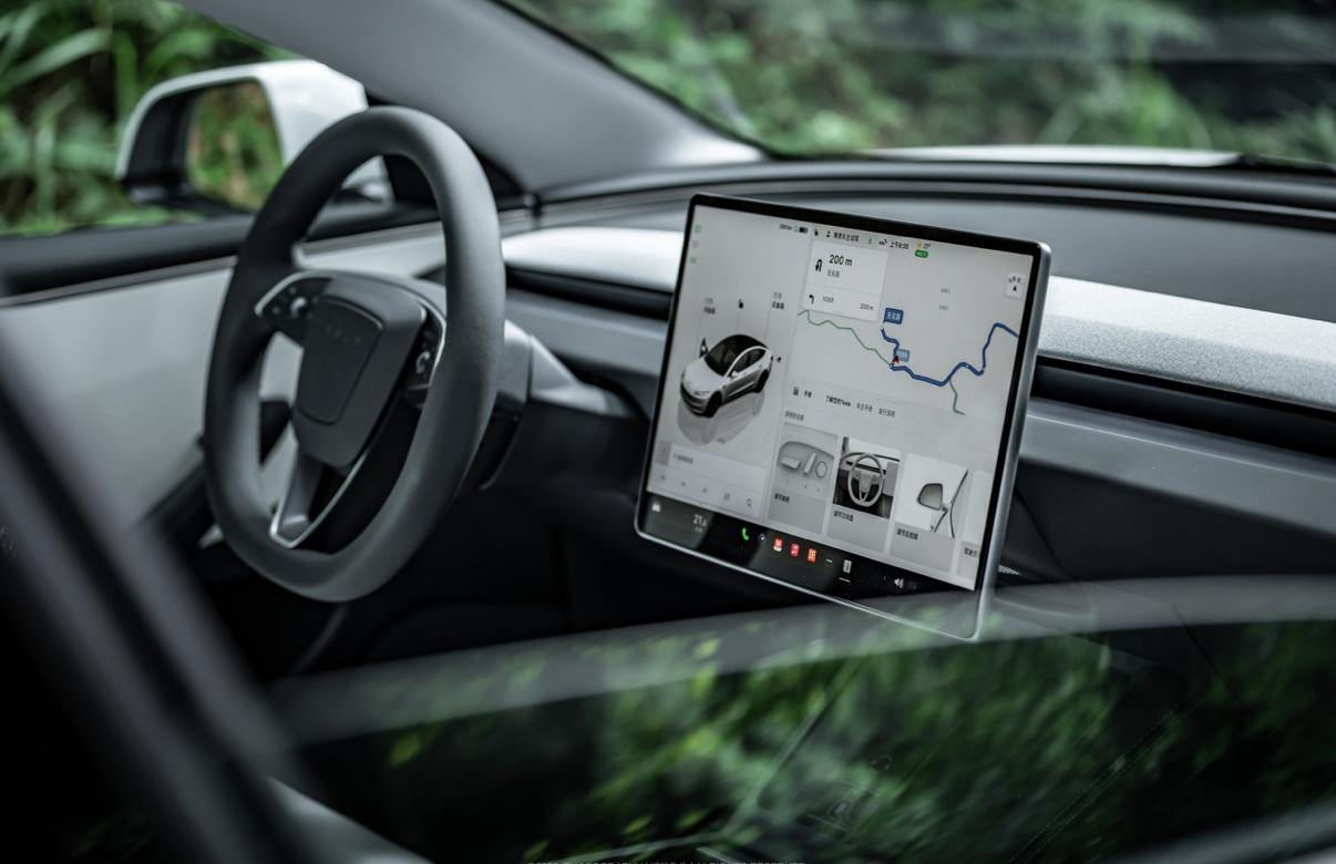 特斯拉OTA技术总监离职在特斯拉工作超过11年的ThomasDmytryk离