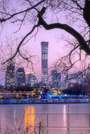 一段非常现实的话：“你去公园里转转，那些活到九十多岁还精神抖擞、骂起人来中气十足