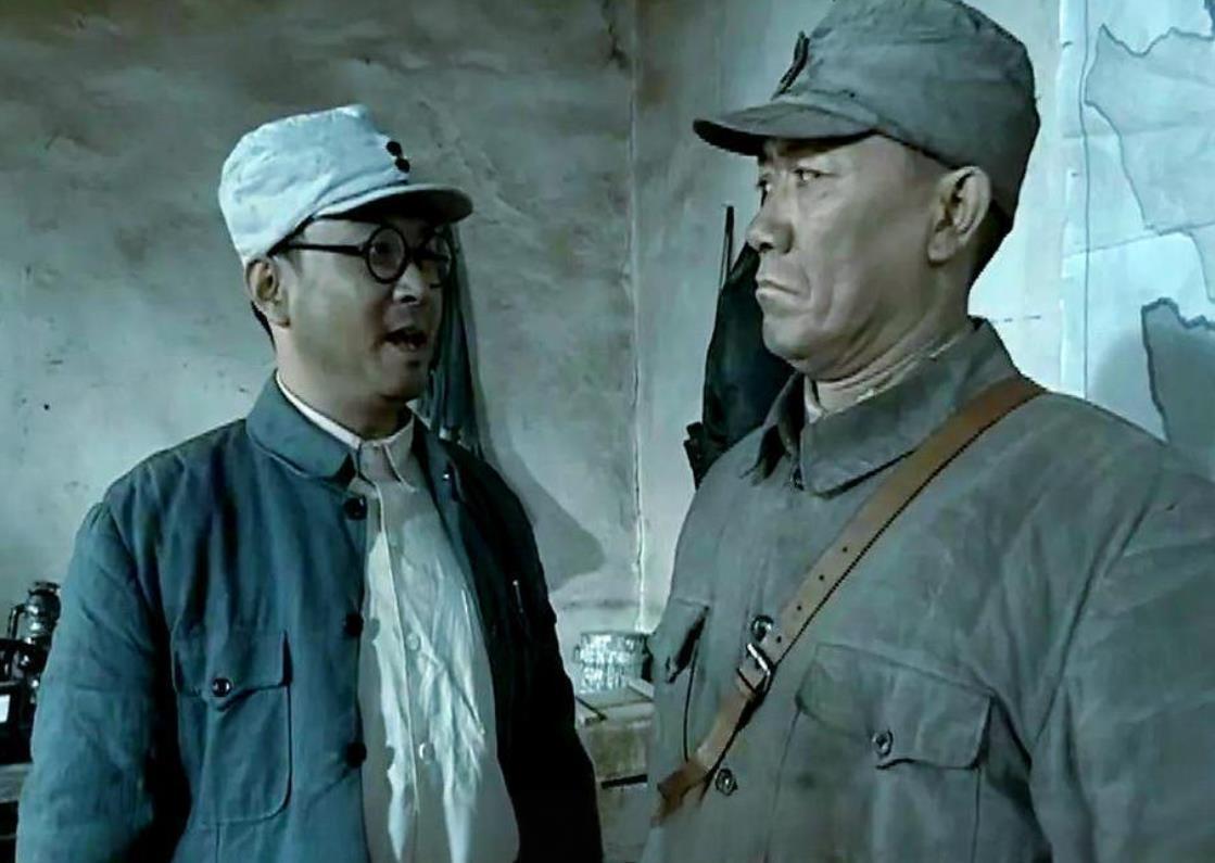 有人问，李云龙真的敢跟旅长干一架吗？网友是这么回答的，你就是给他一百个胆子，他