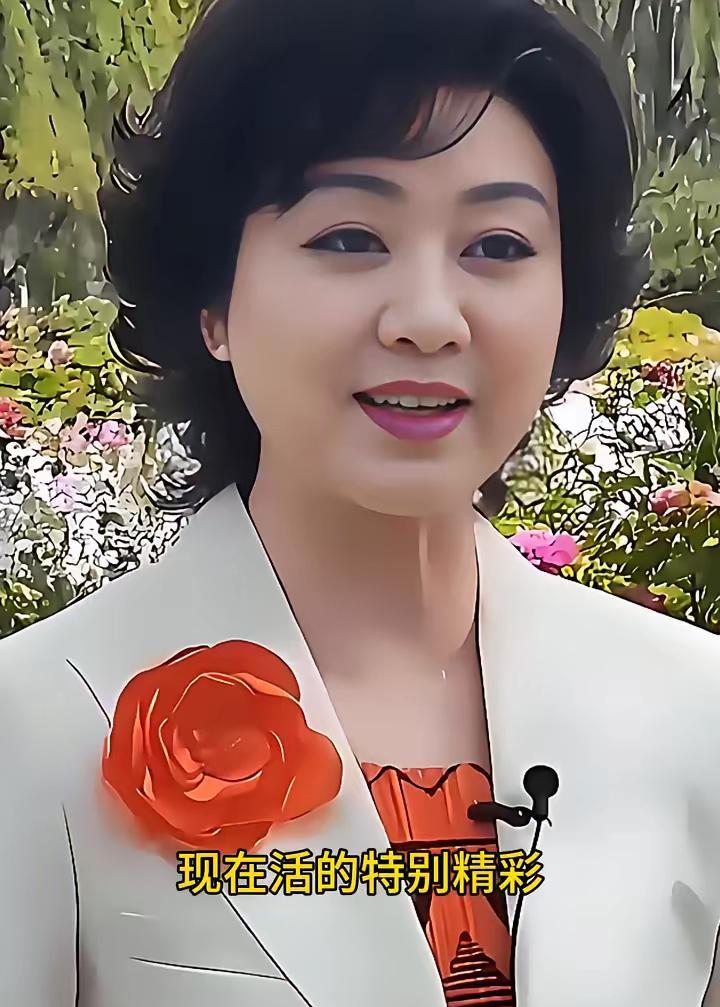 天呐，著名京剧表演艺术家李胜素还是那么美，一点也不显老。一辈子不结婚不生孩子，