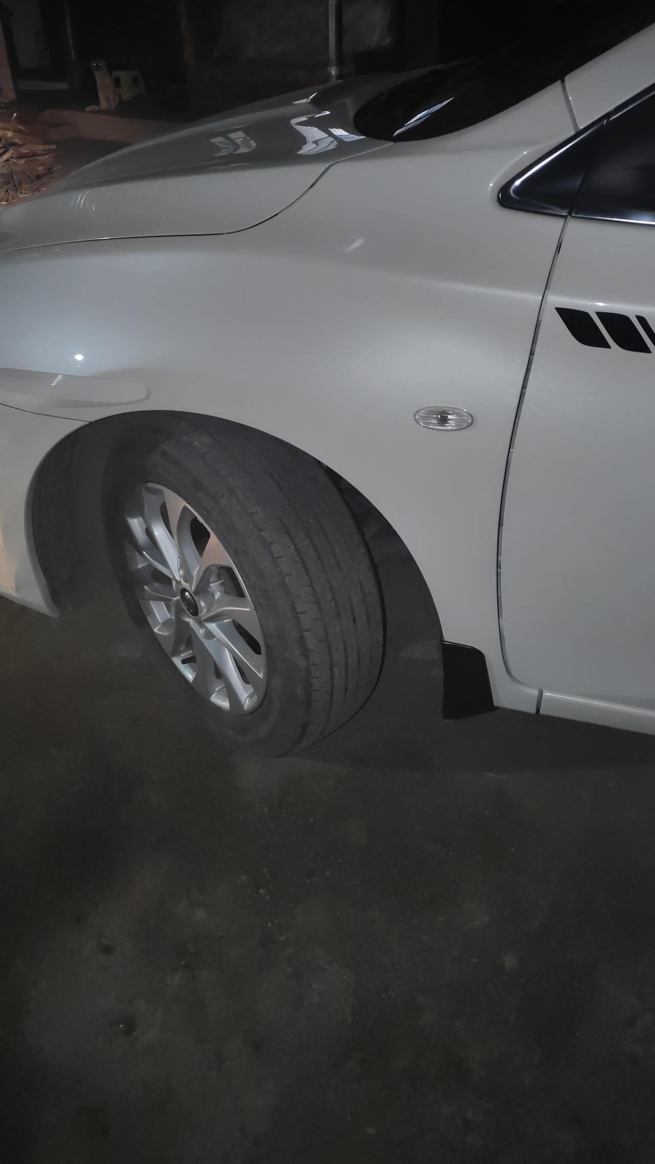 昨天晚上我哥们借车出去约会回来把钥匙给我了我也没去看车今天早上七点起来一