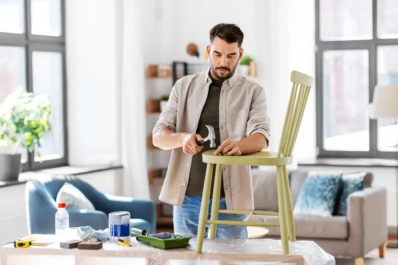  中年失业不可怕！3个“越老越吃香”的副业，月入过万不难！45岁被裁员，投50