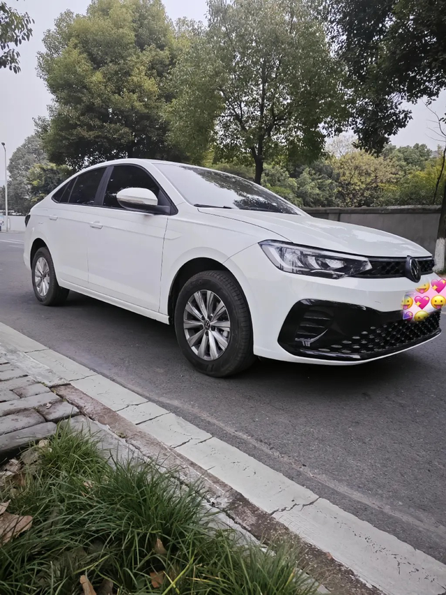 去年入手的2023款朗逸新锐1.5L自动出众新逸版，到现在跑了快1.2万公里，市