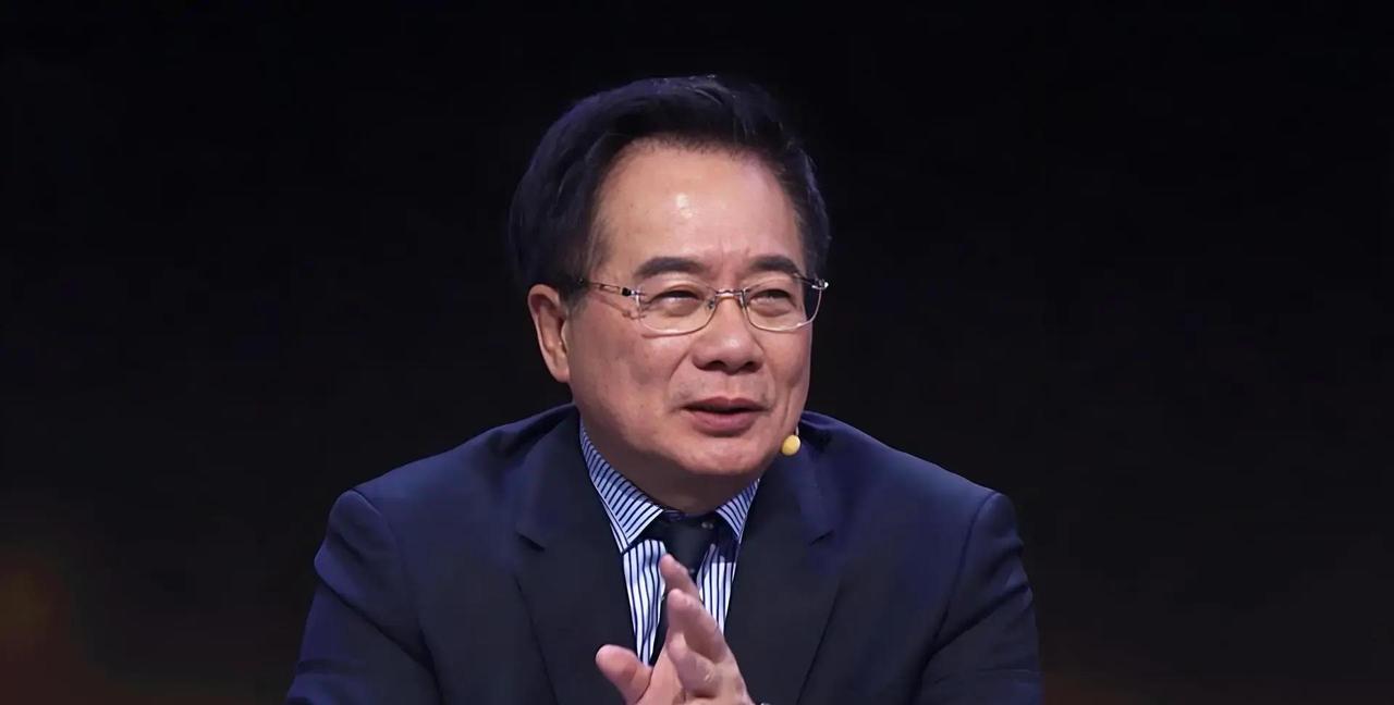 台湾蓝营两位“名嘴”，在同一天走向截然不同的司法结局。2025年12月31