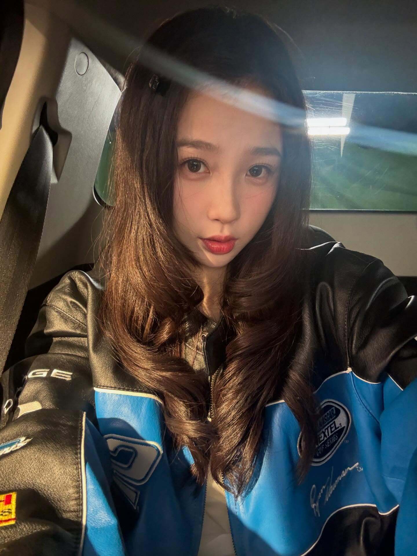 虞书欣ins更新双轨姜小暮剧照宝宝你好美