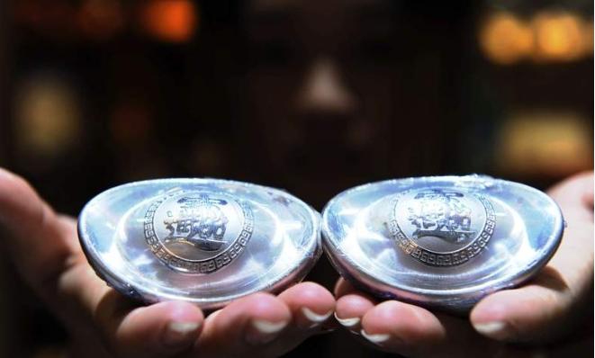 从2026年1月1号开始，我国将继续对白银实施出口管制！目前我国白银的出口量很大