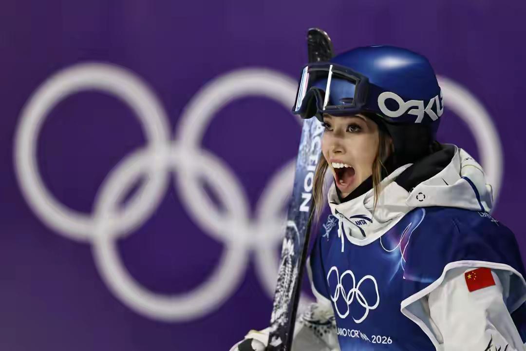 除夕晚上准备跟踪一下谷爱凌的大跳台赛事的，毕竟这是她可能夺金的项目，但天气原因赛