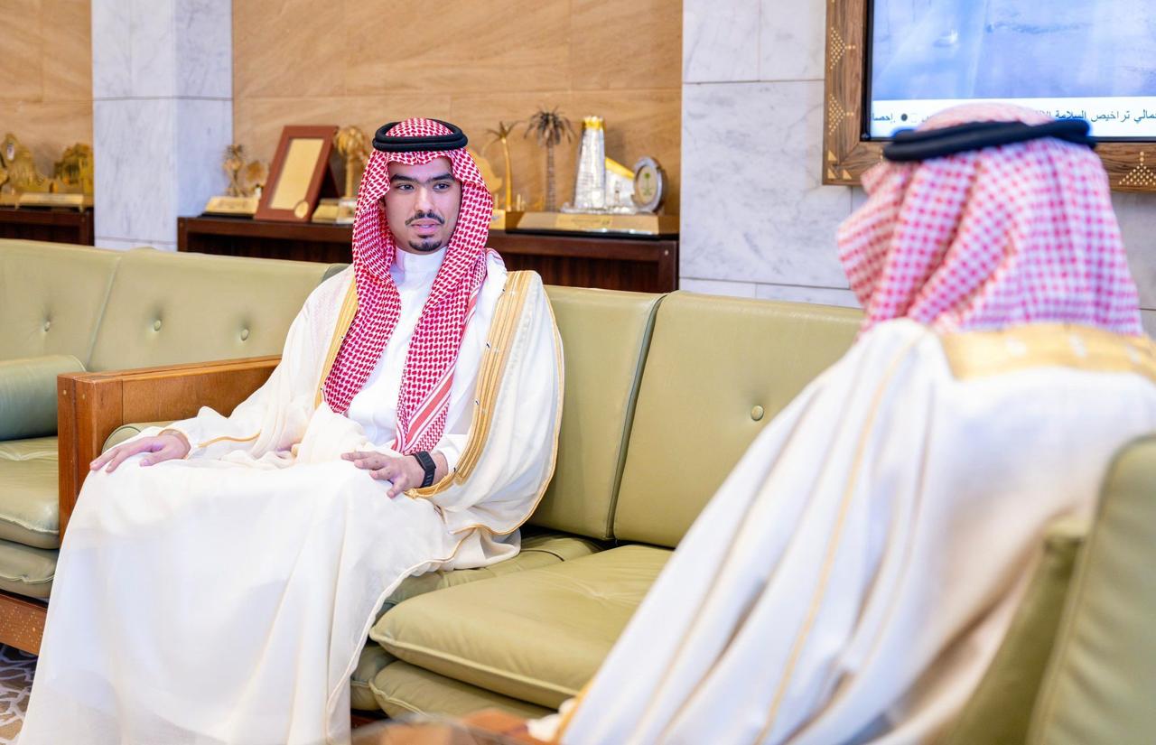 王储最小的弟弟～拉坎宝宝的第一次公务照～