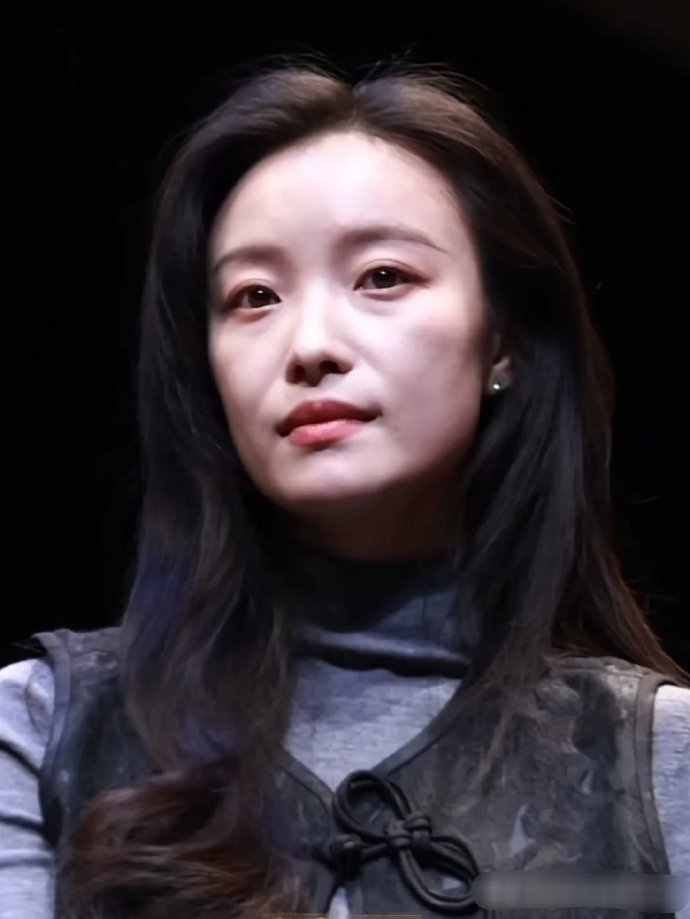 倪妮的生图很真实，37岁这个气质不错了