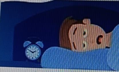 一到凌晨三四点就醒，这事儿可不能小瞧。我之前也有过这毛病，后来才知道是身体在“抗