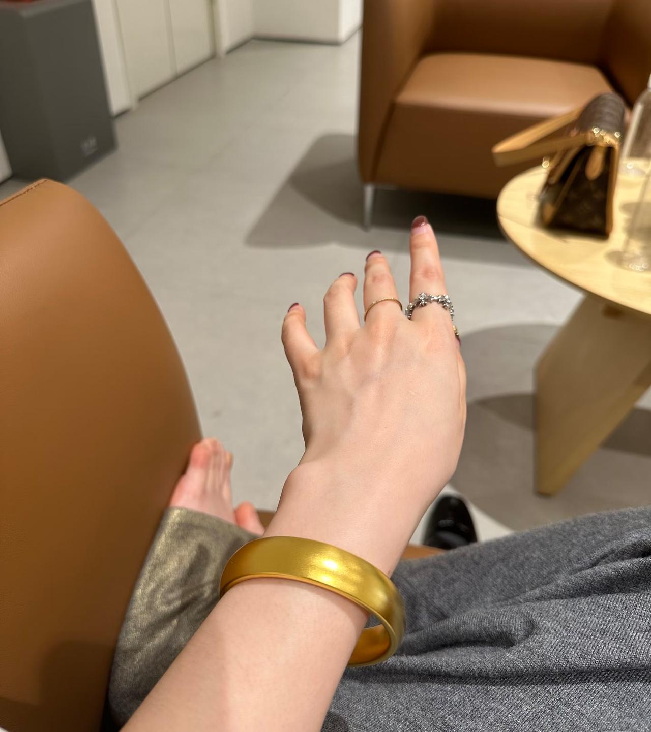 你以为金价翻了三倍，你家那只压箱底的金手镯就赚翻了？十年前花三万买的金镯子，