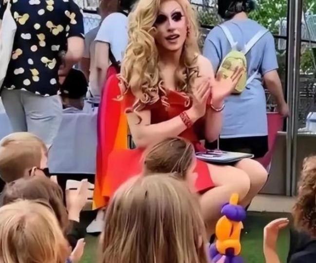 欧洲人究竟有多开放？德国再创历史！女厕所、女浴室可以随便进了。德国人可以自由改性