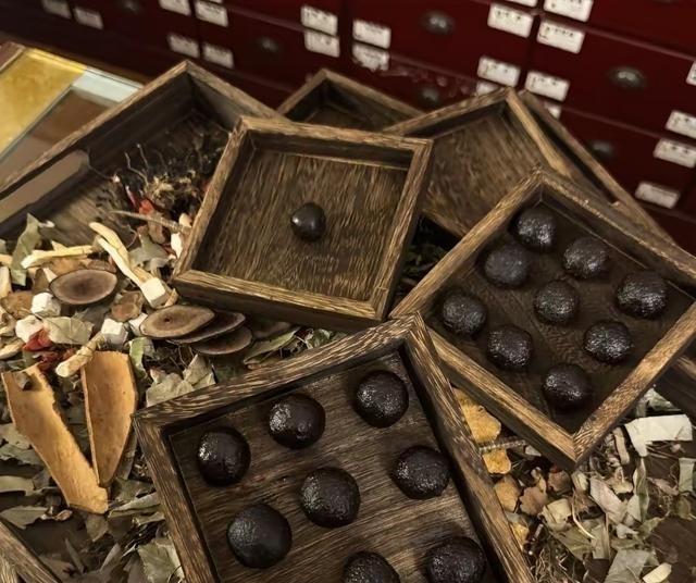 中医不需要世界承认，中国的标准，就是世界标准！近期中药集中下架，绝非打压中医