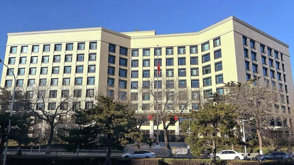 巴拿马翻脸踢单中国巨头，国务院直接不惯着！2月3日，针对巴拿马最高法院裁定中国长