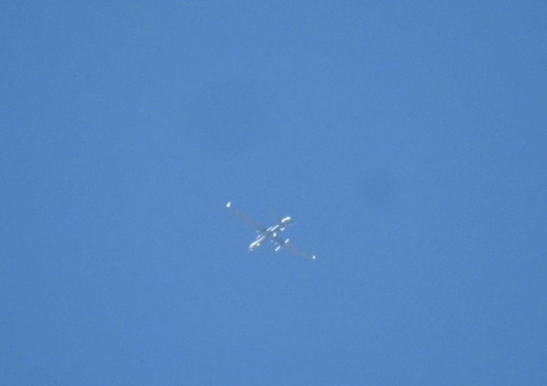 就在以色列国防军威胁，要对联合国驻黎巴嫩的维和部队，法国维和部队开火之际，当地时