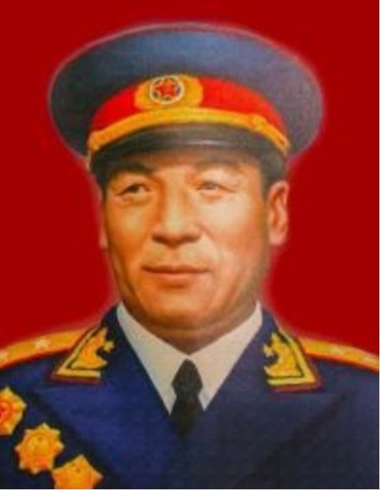 “粟裕是我的兵，凭啥他是大将我是中将？”1955年授衔，聂鹤亭不服结果，冲进总政