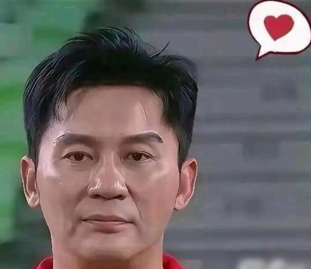 李晨还在跑男里撕名牌，一季片酬顶很多人撕一辈子。第3季那会儿，他单季拿400到800万。到了限薪令前