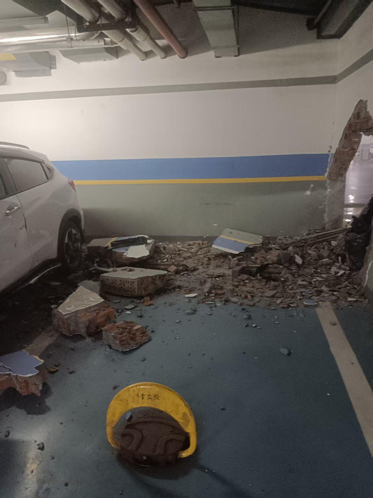 油门当刹车？​​​