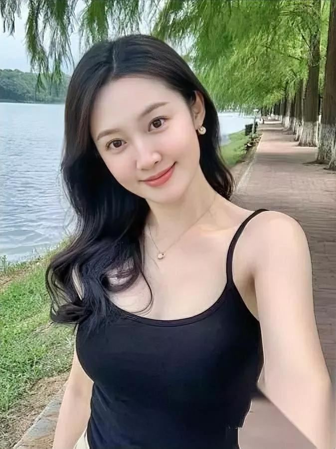 别觉得“运动抗衰”是骗术——我妈用半年打了我的嘴硬脸。之前她总窝沙发刷短视频