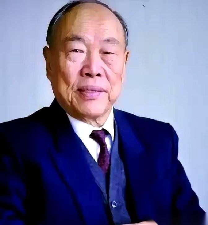 翻开南京长江大桥的建桥史，藏着一个至今让无数老司机拍大腿的细节。当年设计图纸刚