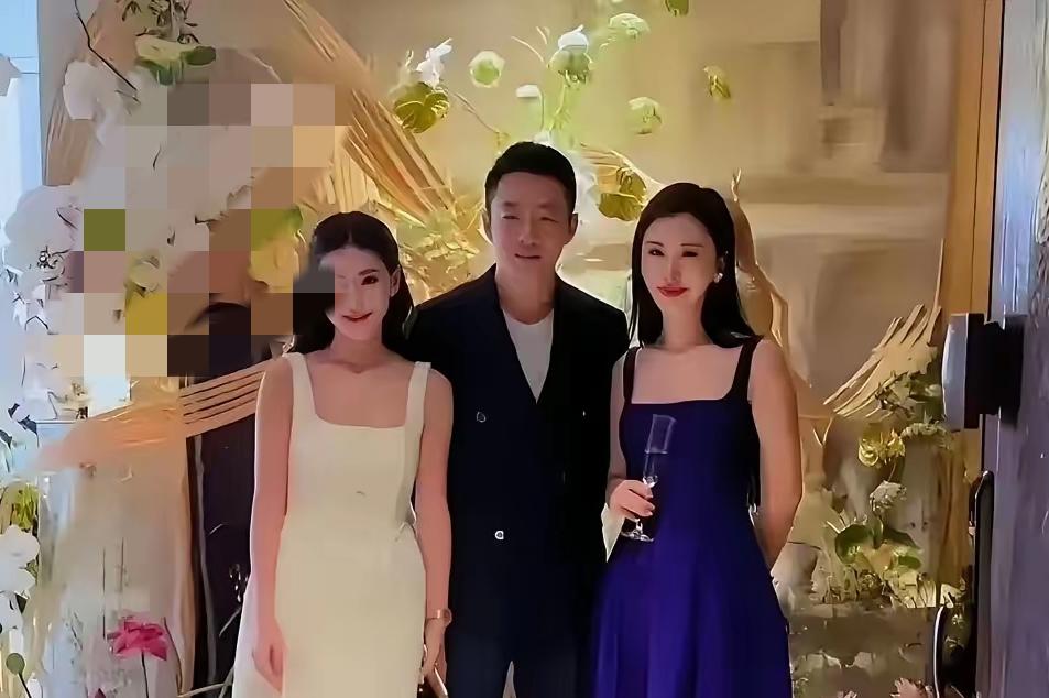 一张聚会合影流出，瞬间勾起不少网友的讨论。汪小菲与田朴珺本就是相识多年的旧友，此