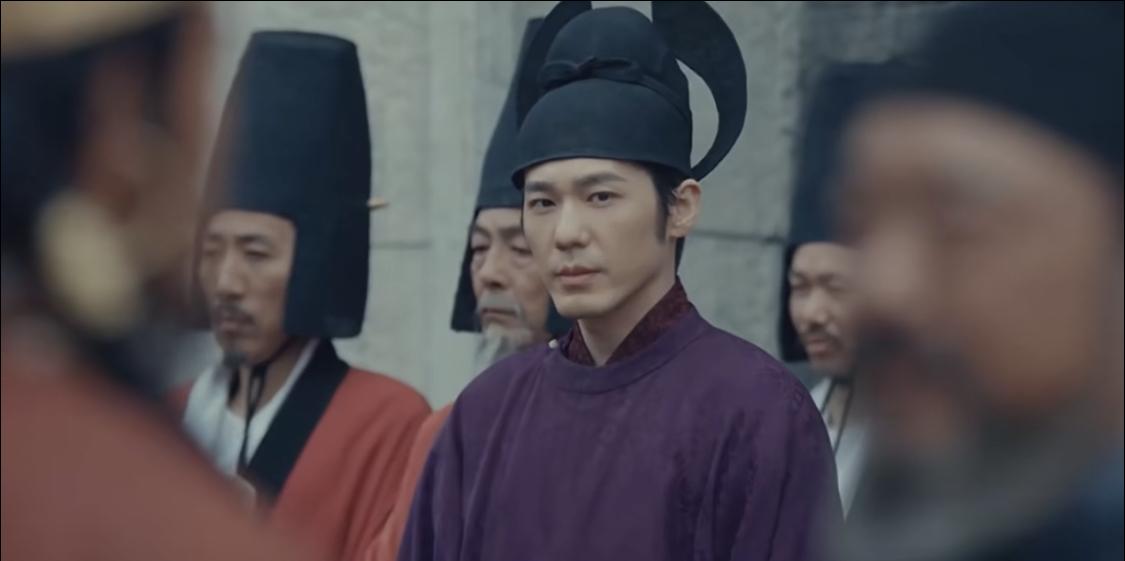 冯道问钱弘俶无不无辜，钱弘俶诧异了一下说：不无辜。钱弘俶就是那个捅张彦泽的不二人