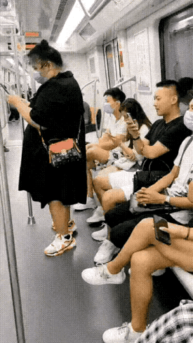 车上躺下个林妹妹