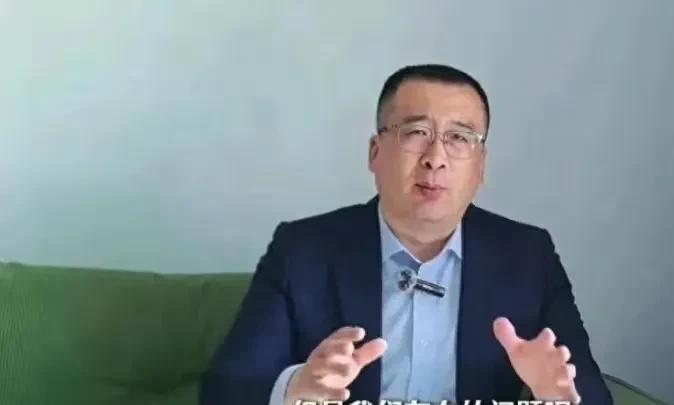 马继华：第一：混双训练其实和男单女单训练有很大的冲突，混双需要非常强的配合，需要