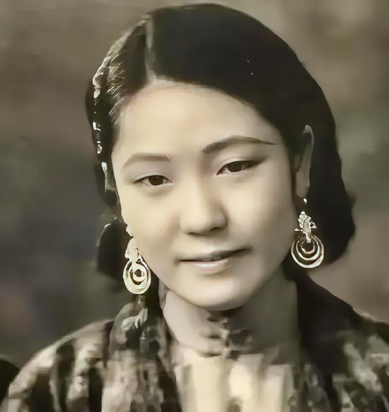 1918年，一女子结婚6年不能生育，被丈夫赶出家门，之后，她被一名年轻军官看上，