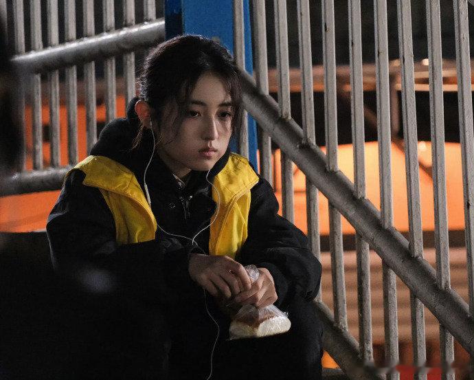 集合监督张子枫穿袜子全网剧粉自发组织监督张子枫穿袜子，这事真的越看越上头，毕竟剧